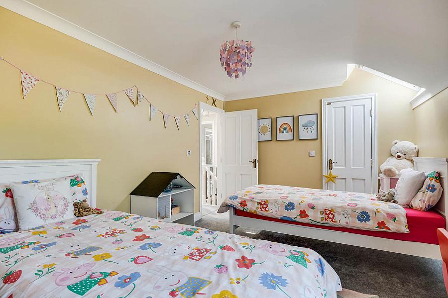 4 Crott Road