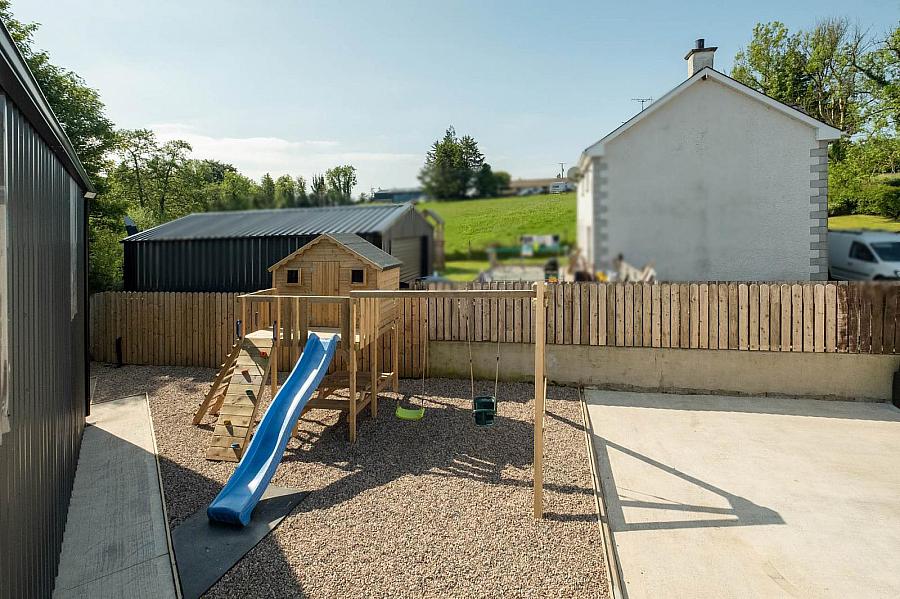 4 Crott Road