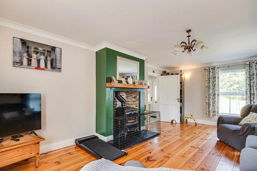 4 Crott Road