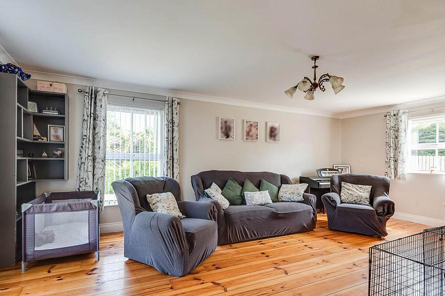 4 Crott Road