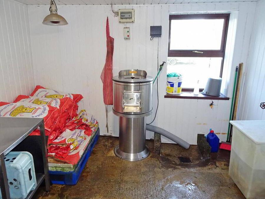 "Traynors" Main Street