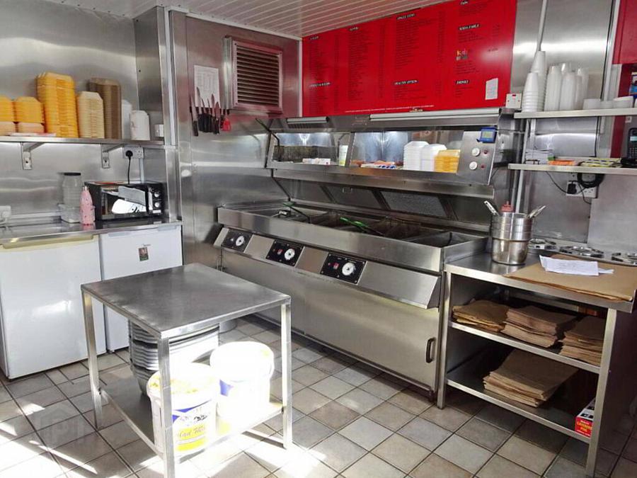 "Traynors" Main Street