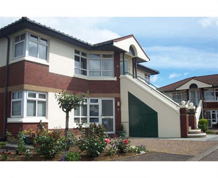 6 Cregagh Court