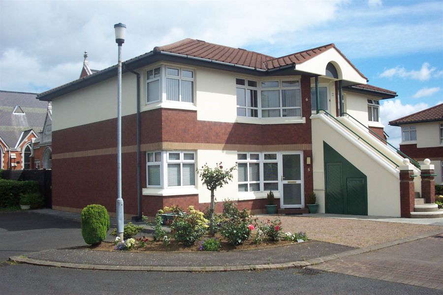 6 Cregagh Court