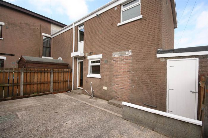 13 Alford Park