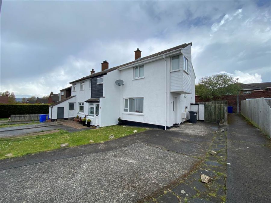 11 Glendhu Grove, Knocknagoney, Belfast, BT4 2QT