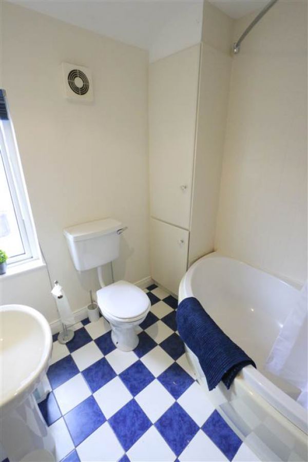 8 Willowholme Crescent