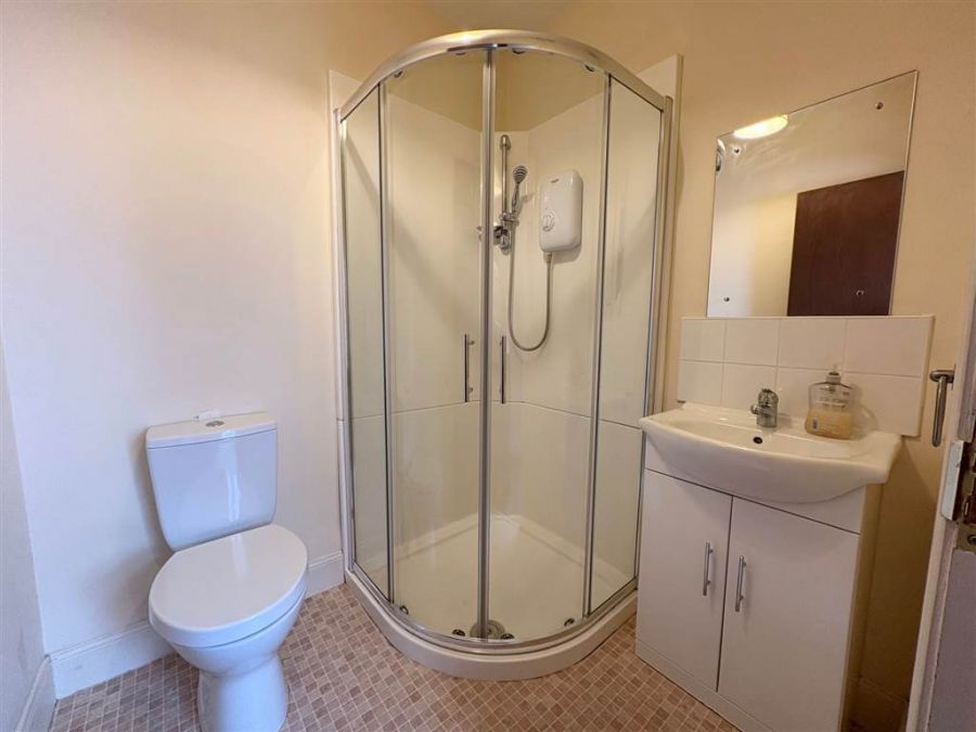 Flat 2, 1 Castlereagh Place