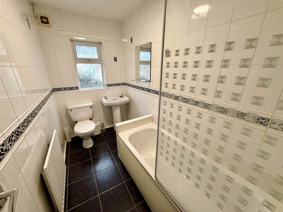 15 Castlereagh Parade