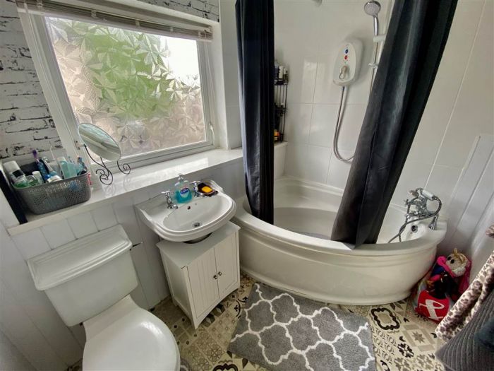 1 Mount Street South