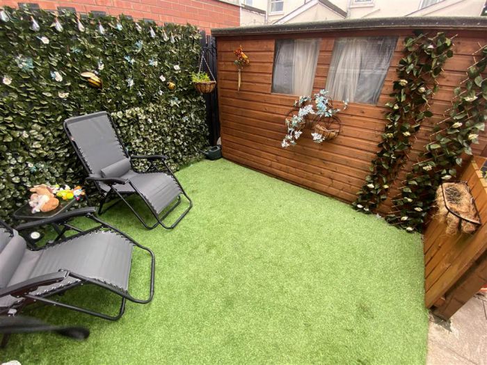 1 Mount Street South