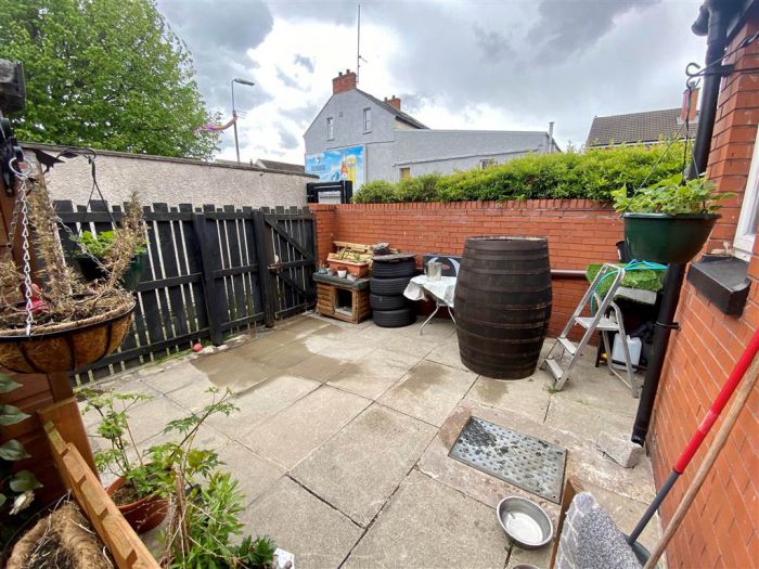 1 Mount Street South