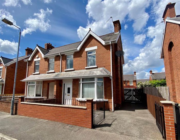 16 Loopland Crescent, Cregagh, Belfast, BT6 9EE