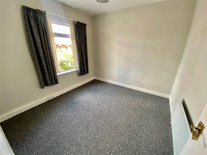 16 Loopland Crescent