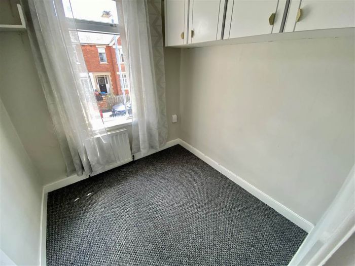 16 Loopland Crescent