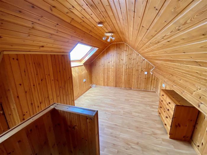 16 Loopland Crescent