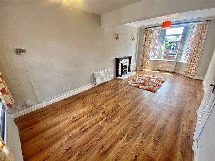 16 Loopland Crescent