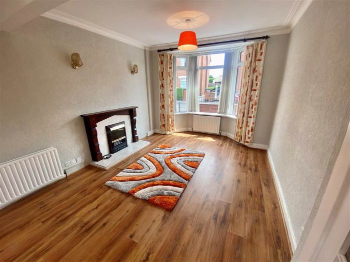 16 Loopland Crescent