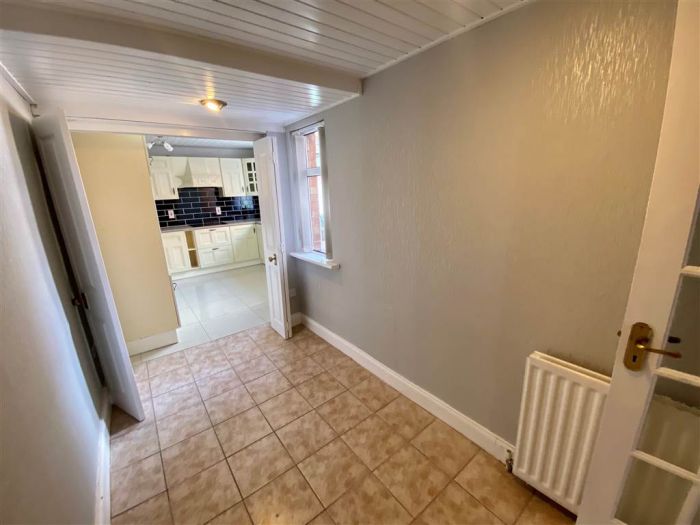 16 Loopland Crescent