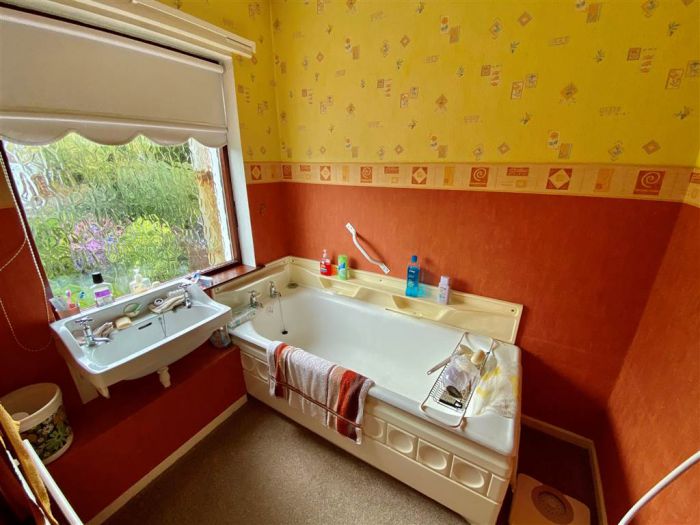 72 Downshire Park East