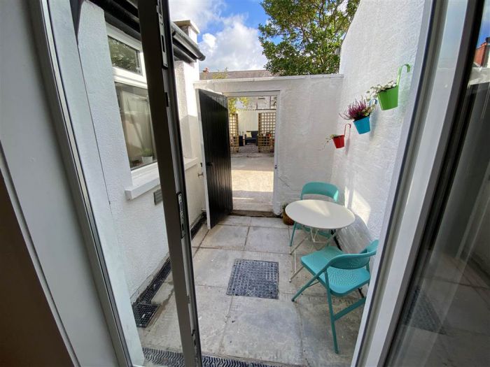 41 Belmont Church Road