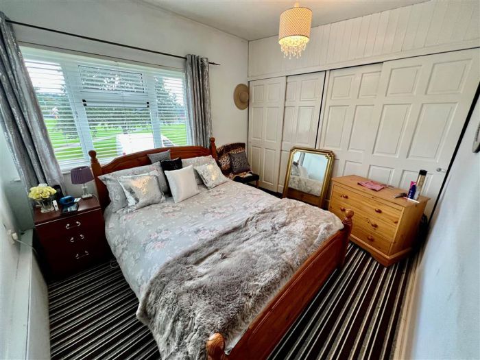 40b Trassey Close