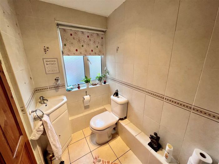 40b Trassey Close