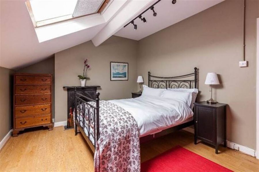 3 Agincourt Avenue