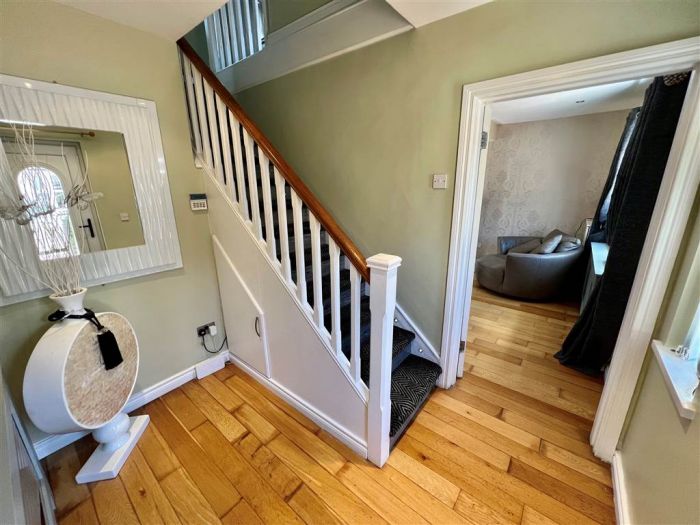 120 Rosebery Road