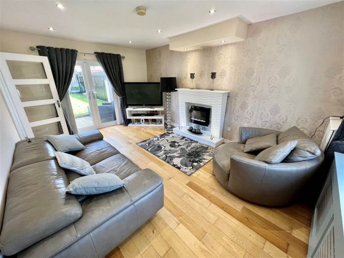 120 Rosebery Road
