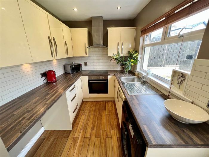 120 Rosebery Road