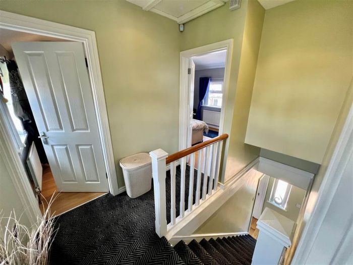 120 Rosebery Road