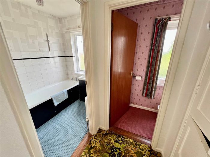 18 Downshire Park South
