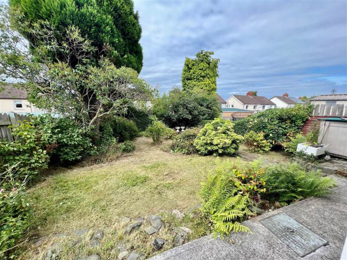 18 Downshire Park South