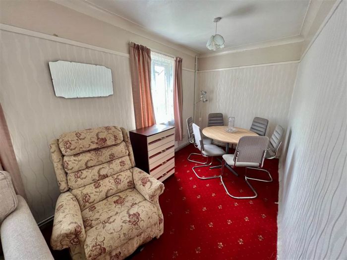 18 Downshire Park South