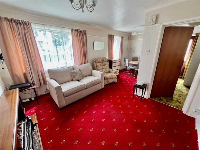 18 Downshire Park South