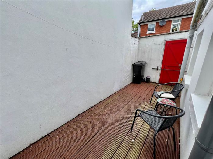 20 Isoline Street