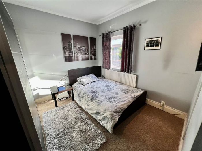 90 Orangefield Crecent