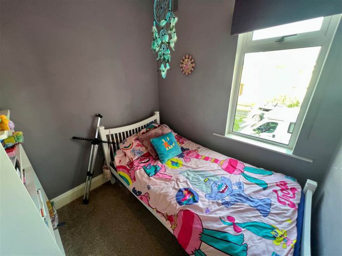 90 Orangefield Crecent