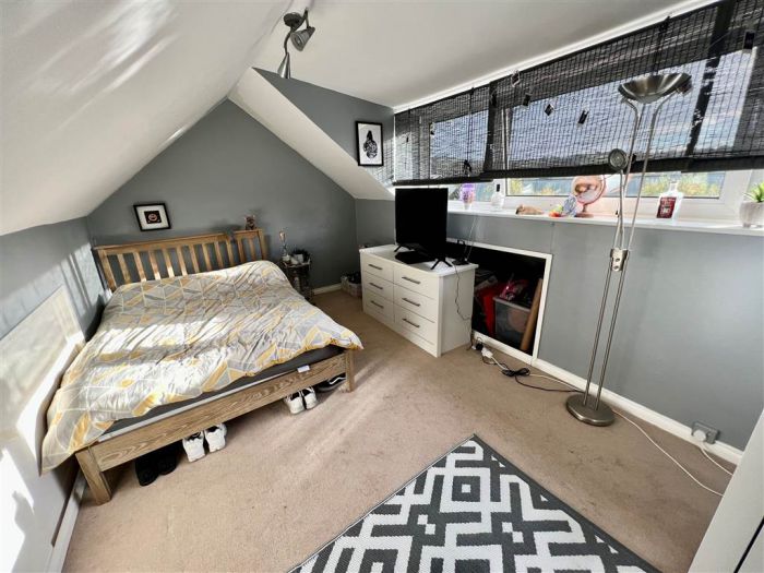 90 Orangefield Crecent