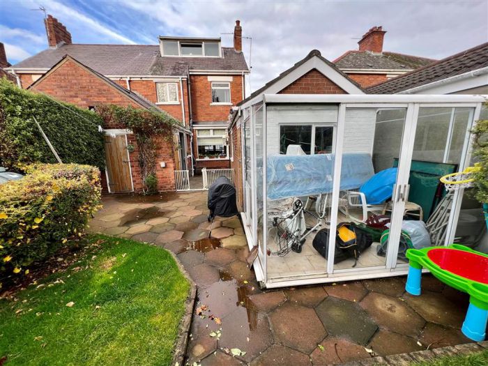 90 Orangefield Crecent