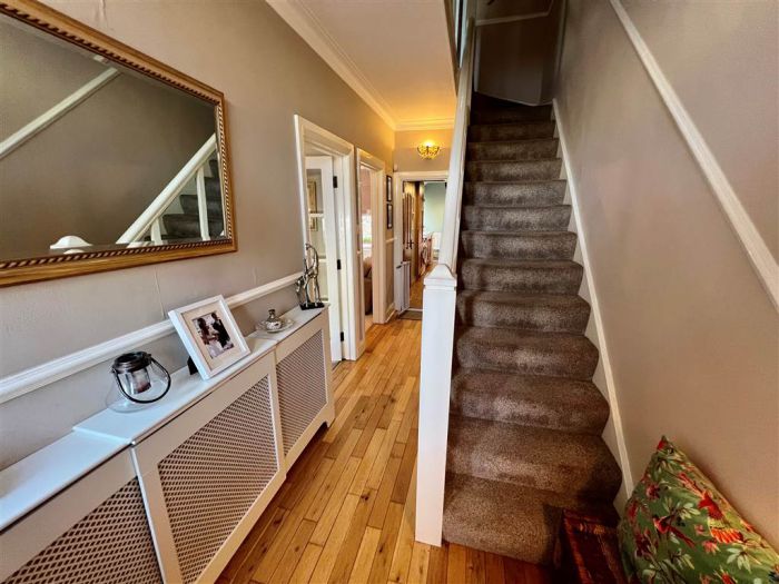 90 Orangefield Crecent