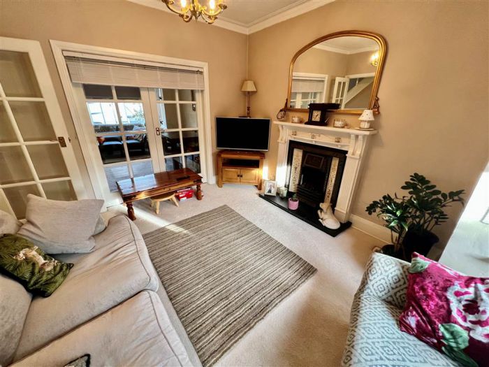 90 Orangefield Crecent