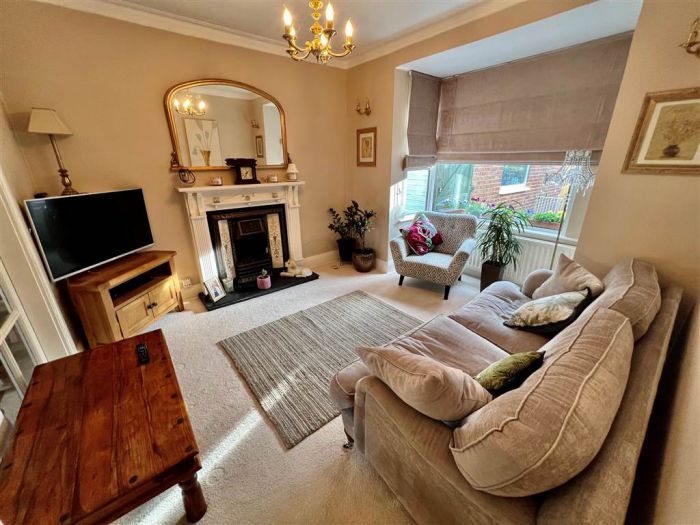 90 Orangefield Crecent