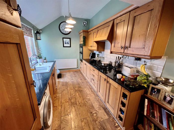 90 Orangefield Crecent