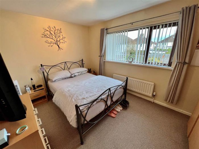 24 Downshire Park East