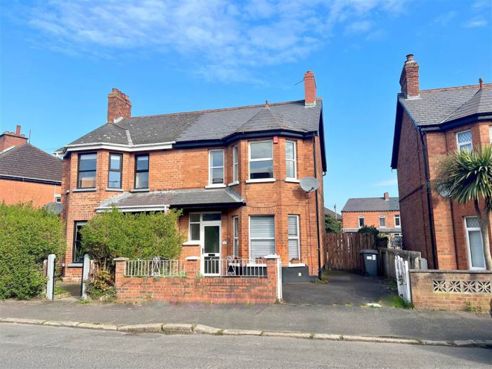 130 Ardenlee Avenue, Cregagh, Belfast, BT6 0AE