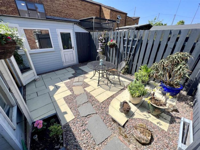 77 Loopland Gardens