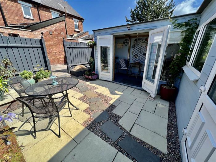 77 Loopland Gardens
