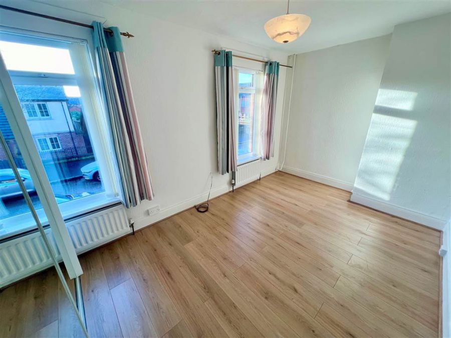 17 Willowfield Crescent